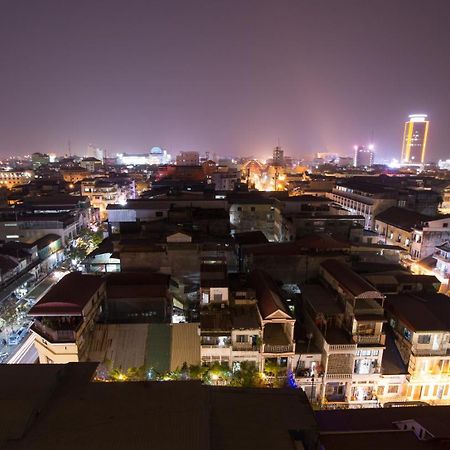 Queenwood Hotel Phnom-Penh Buitenkant foto