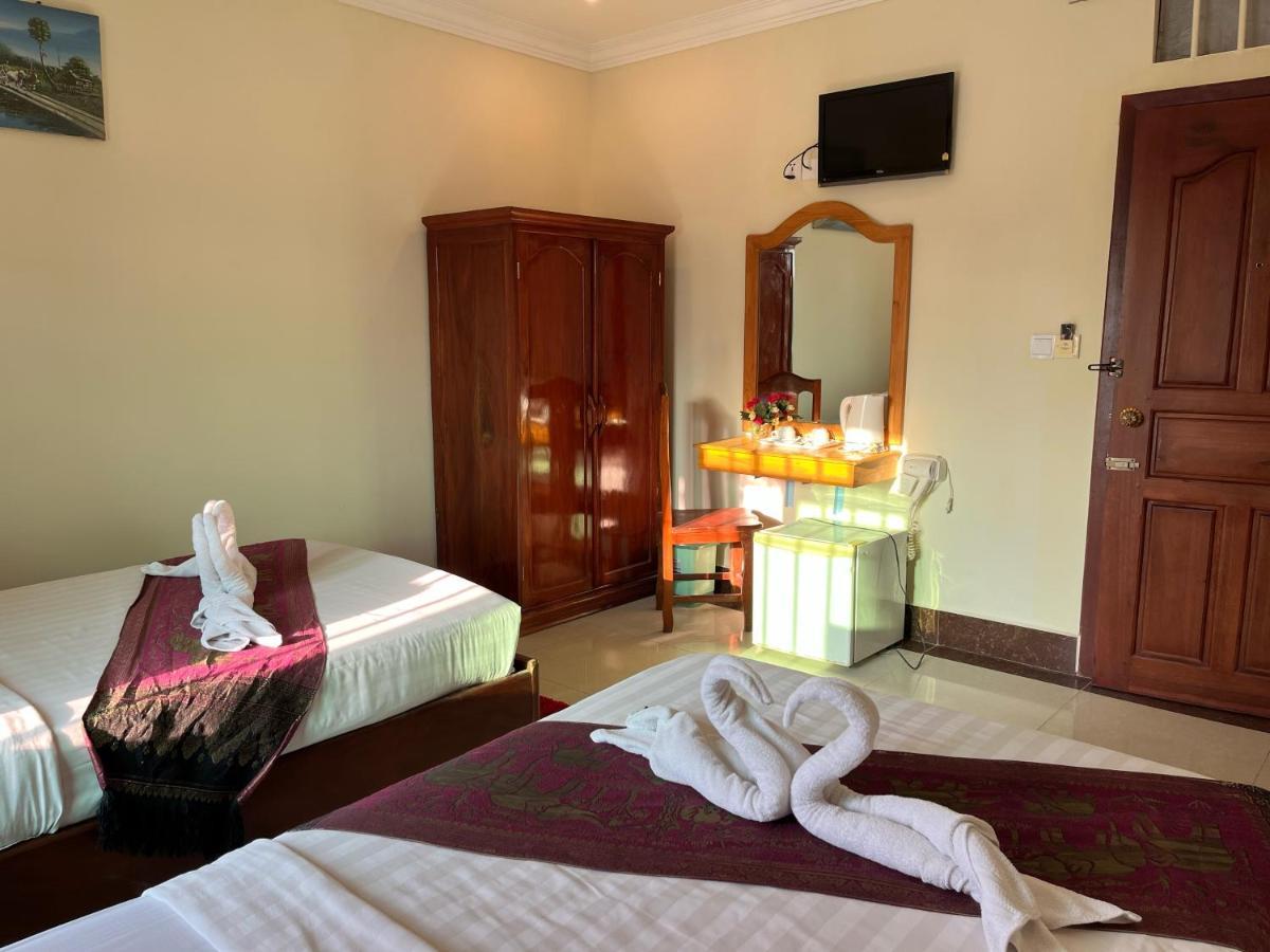 Queenwood Hotel Phnom-Penh Buitenkant foto