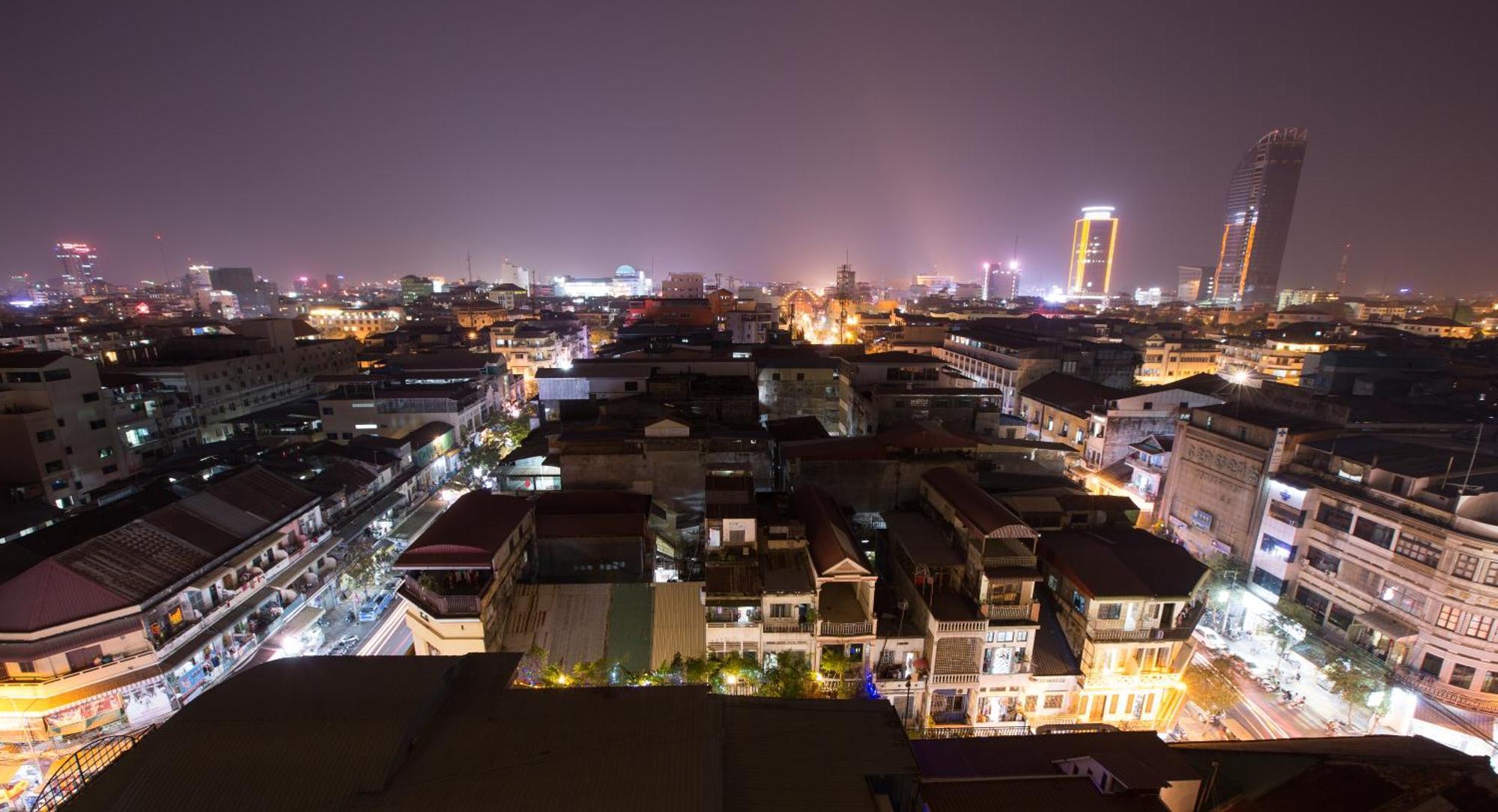 Queenwood Hotel Phnom-Penh Buitenkant foto