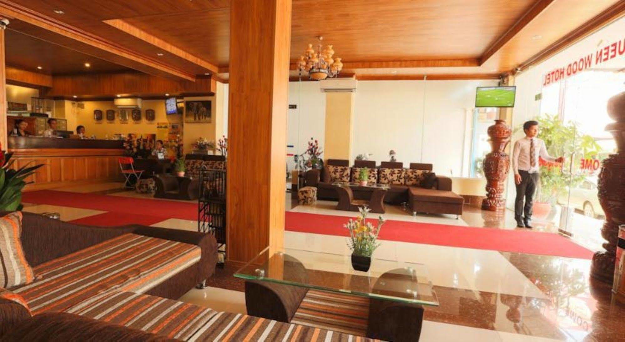 Queenwood Hotel Phnom-Penh Buitenkant foto